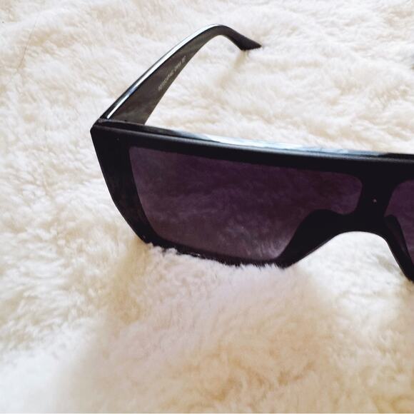 Greta Black Oversized Statement Sunglasses - Picture 3 of 11